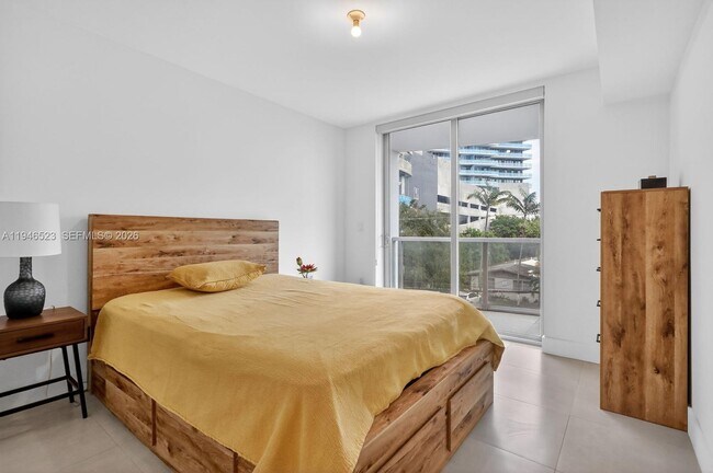 Building Photo - 13800 Highland Dr