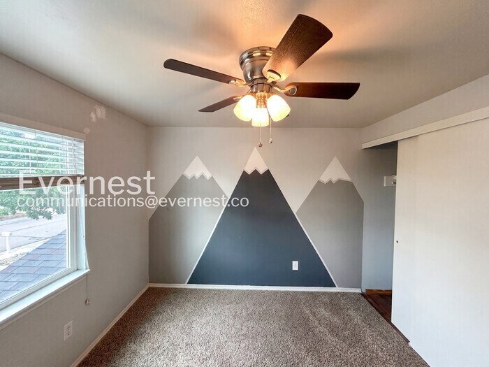 Building Photo - 5550 Lantana Cir