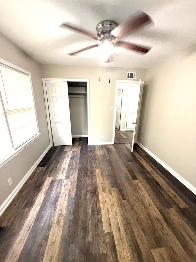 Building Photo - ** 3 Bed 1 Bath located in Grove Hill Estates ** Call 334-366-9198 to schedule a self tour