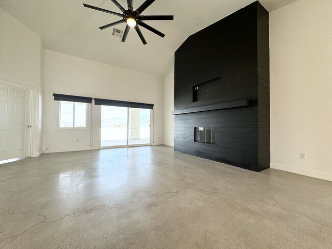 Building Photo - COMING SOON!!! 4 Bedroom / 2 Bath House with Solar in Desert Hot Springs!