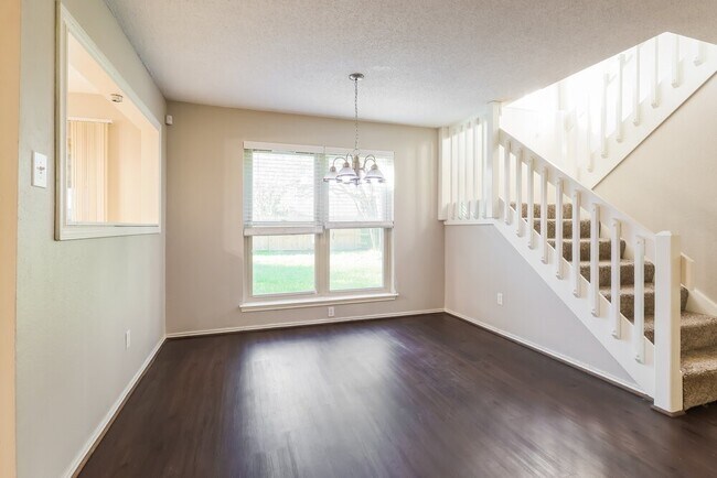 Building Photo - 17103 Spruce Run Dr