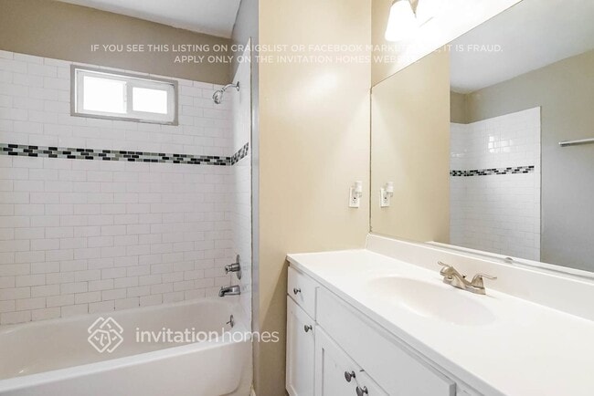 Building Photo - 127 E 79th St