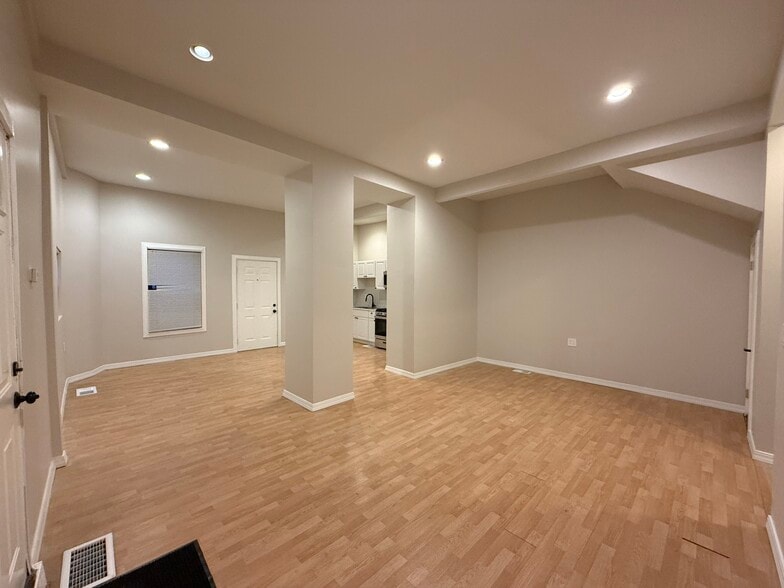 Building Photo - 2121 N California Ave