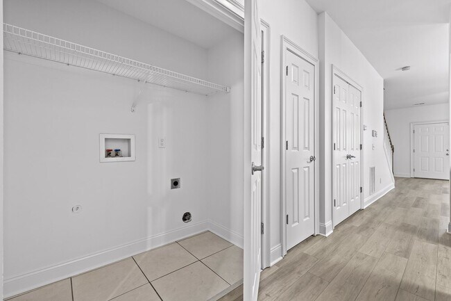 Building Photo - Newly renovated 3-bedroom, 2-bathroom town...