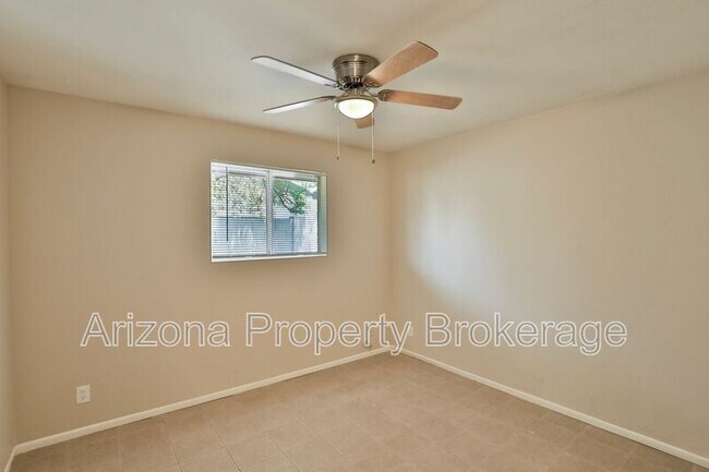 Building Photo - 2323 S College Ave