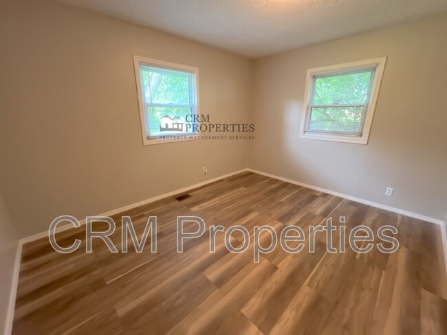 Building Photo - 521 Arthur Dr