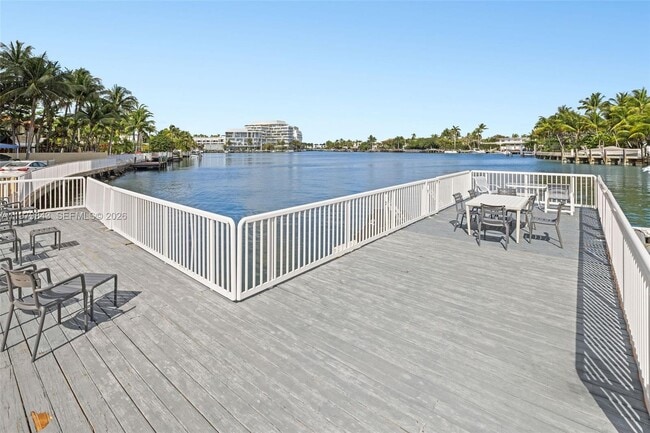 Building Photo - 4710 Pine Tree Dr