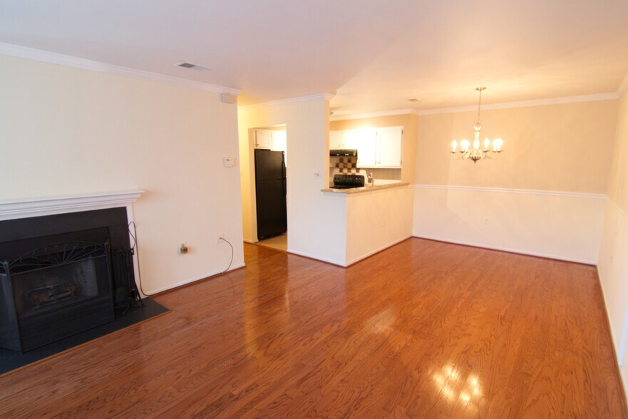 Building Photo - 7718B Lexton Pl