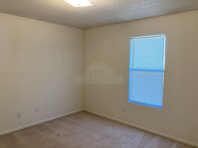 Building Photo - 4307 Windcrest Dr