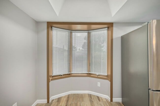 Building Photo - Central & Thunderbird 3 bdrm 2 bath Home w...