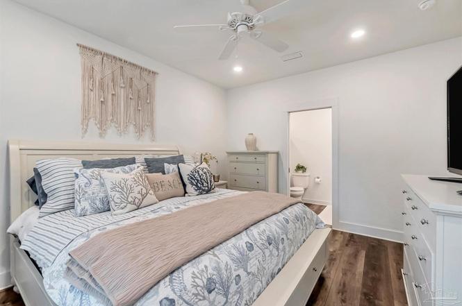 Building Photo - 4675 Geneva Dr