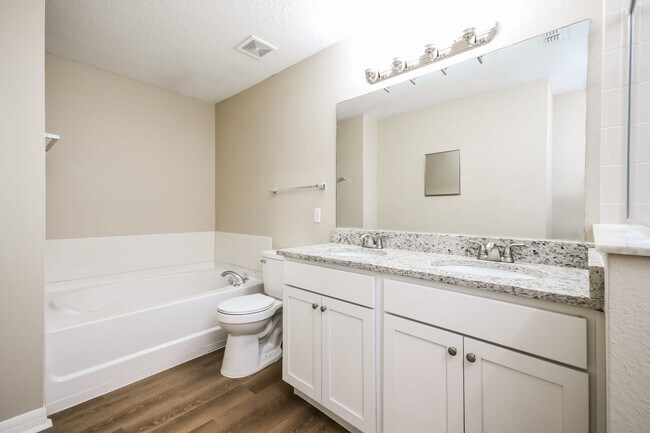 Building Photo - 12821 Oulton Cir