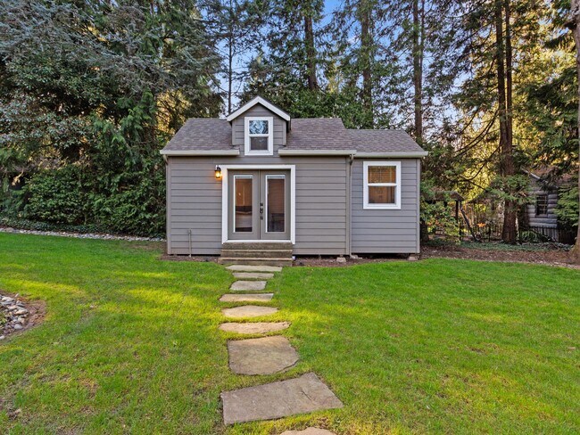 Building Photo - 4207 SE Aldercrest Rd