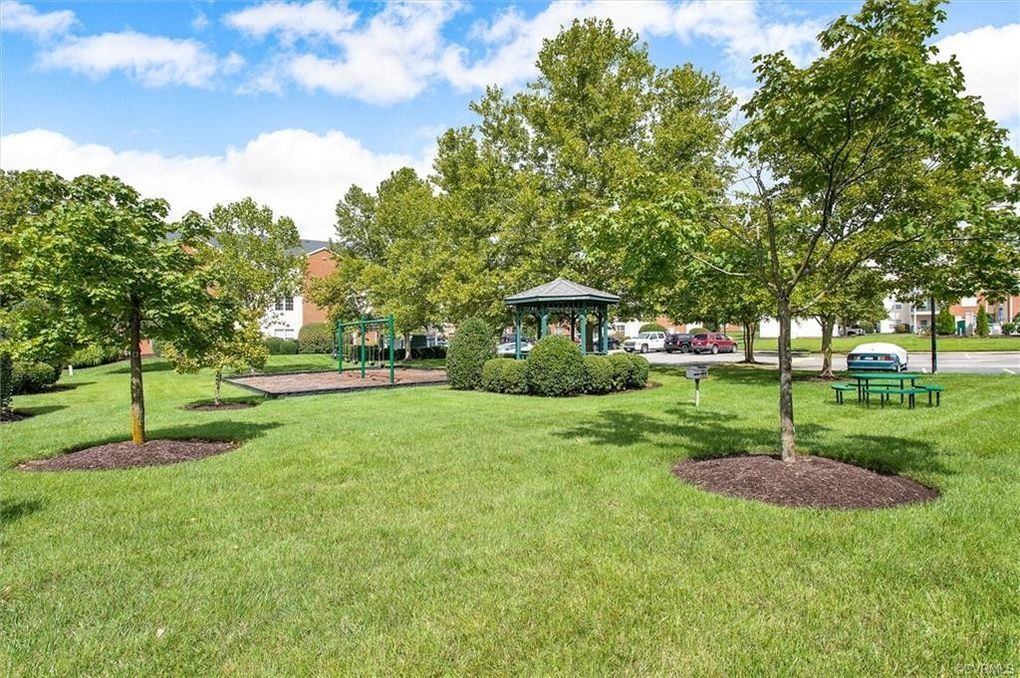 Building Photo - 701 Masters Row