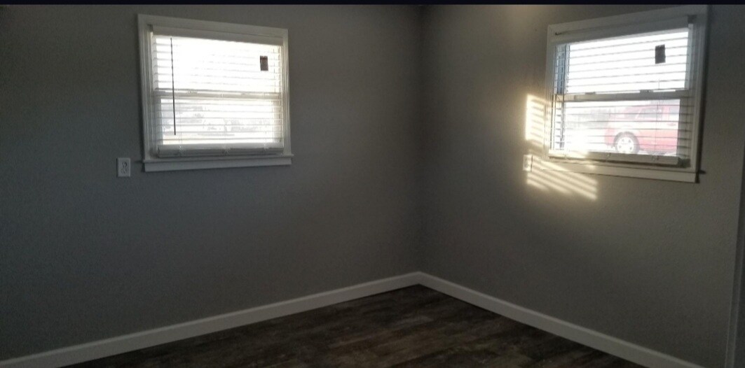 Building Photo - 314 Stratford Dr