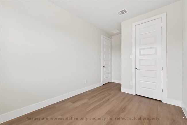 Building Photo - 10719 Mason Rd