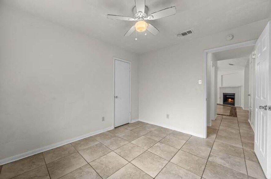 Building Photo - 1605 Quail Run Rd