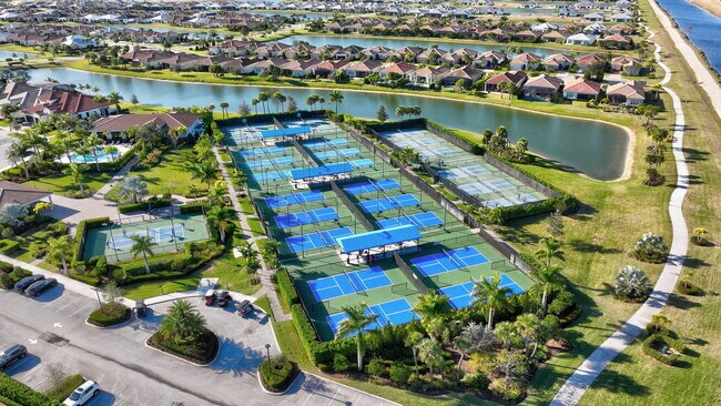 Building Photo - 11460 SW Pietra Wy