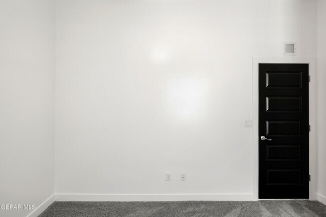 Building Photo - 13264 Coldham St
