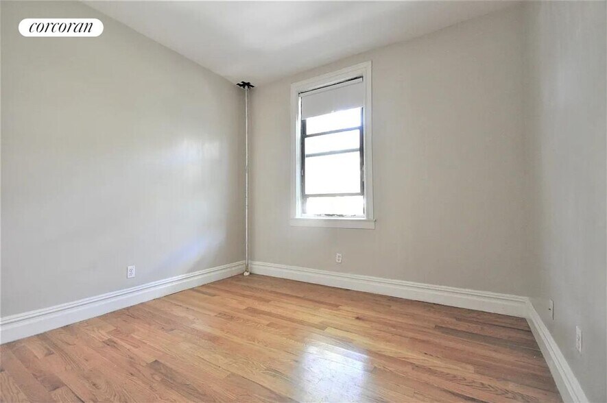 Building Photo - 526 Lafayette Ave