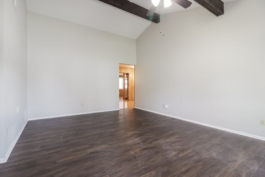 Building Photo - 123 Hidalgo Ave