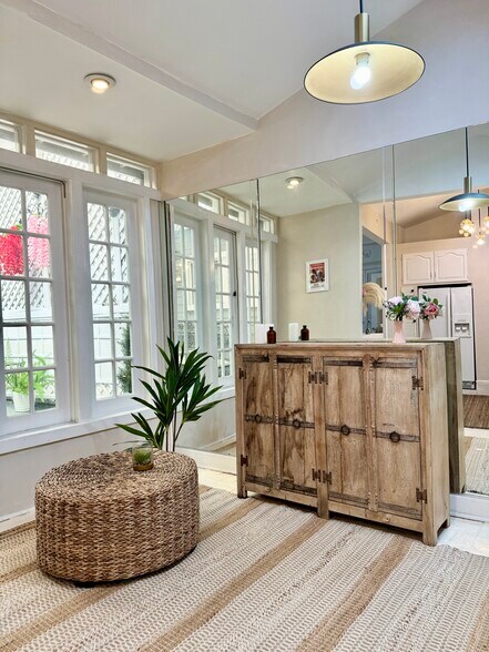 Building Photo - 8956 1/2 Norma Pl