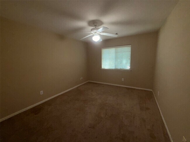 Building Photo - 14009 Hollow Canyon Ln