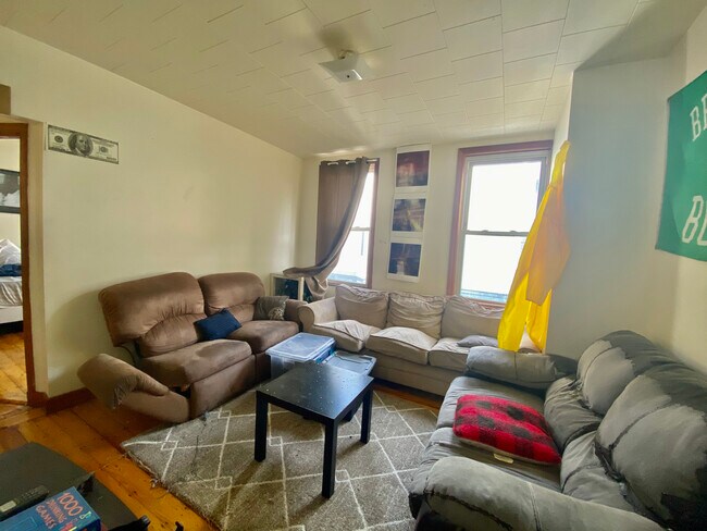 Building Photo - 1582 Tremont St