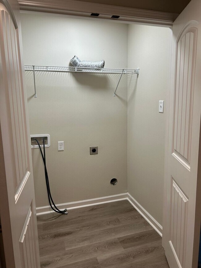 Building Photo - ckb532