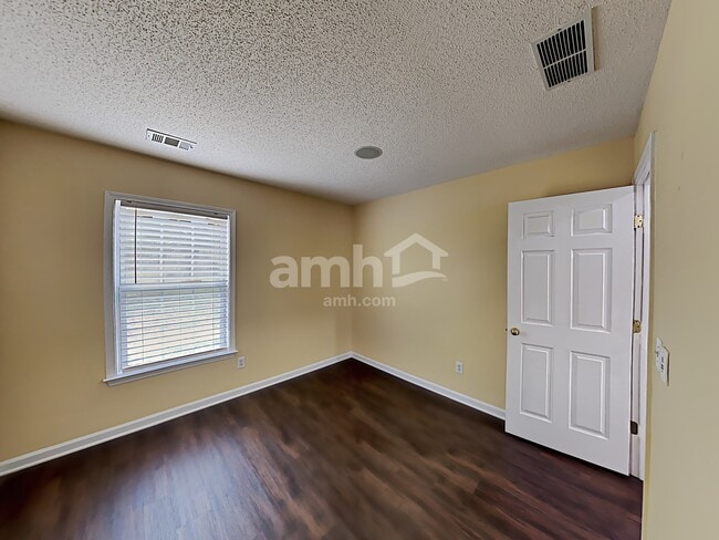 Building Photo - 515 Bass Chase NW