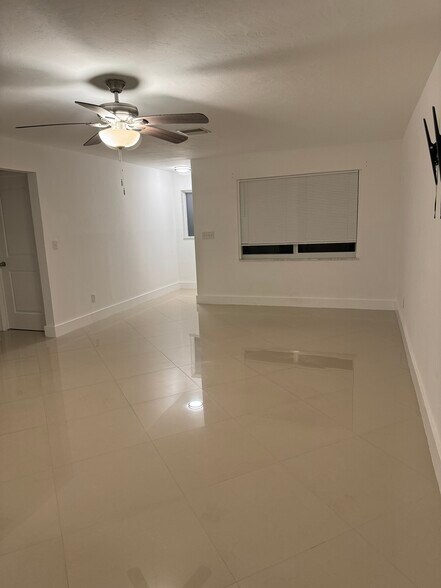Building Photo - 5204 Coronado Pky