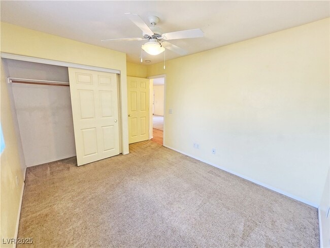 Building Photo - 960 Lone Pine Rd