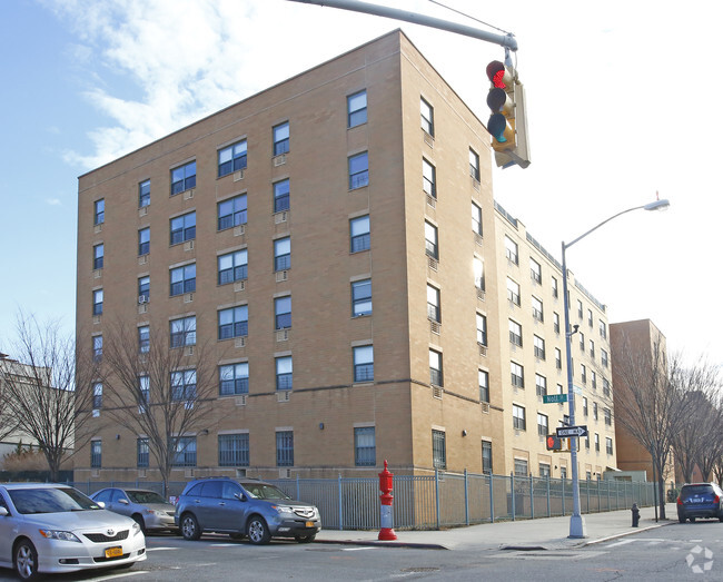 Building Photo - Noll Street Apartments
