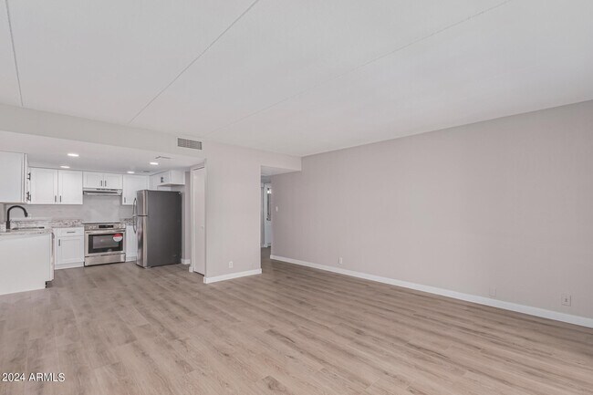 Building Photo - 7930 E Camelback Rd