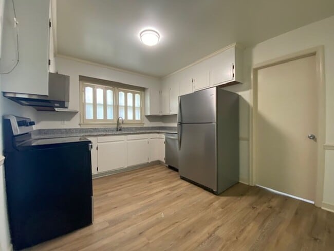 Building Photo - Warm & Inviting 3-Bed Ranch on a Quiet Cul-de-Sac Rama Road Area