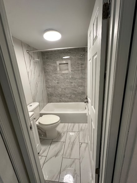 Building Photo - 1031 Lawnton Terrace