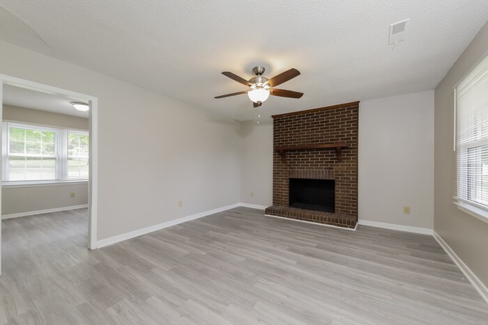 Building Photo - 2861 Spangenberg Rd
