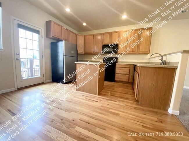 Building Photo - 837 S Weber St