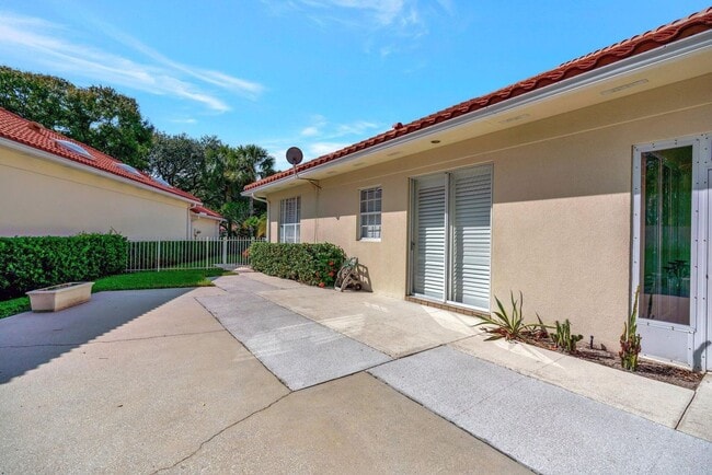 Building Photo - 150 Lost Bridge Dr