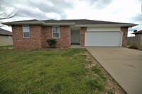 Building Photo - 3 bedroom 2 bathroom home with fence