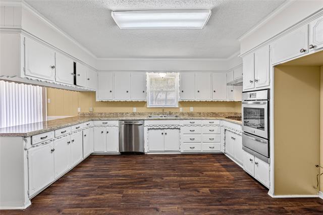 Building Photo - 6305 Chapman Dr