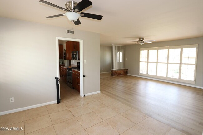 Building Photo - 3809 E Coolidge St