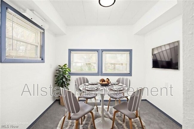 Building Photo - 961 Wyley Ave