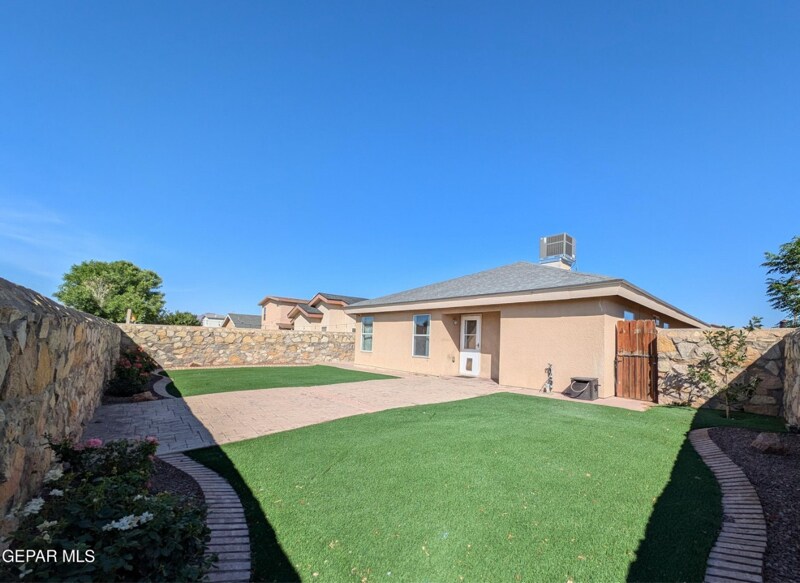 Building Photo - 11740 Autumn Wheat Dr