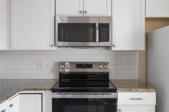 Building Photo - 13237 Greenpointe Dr