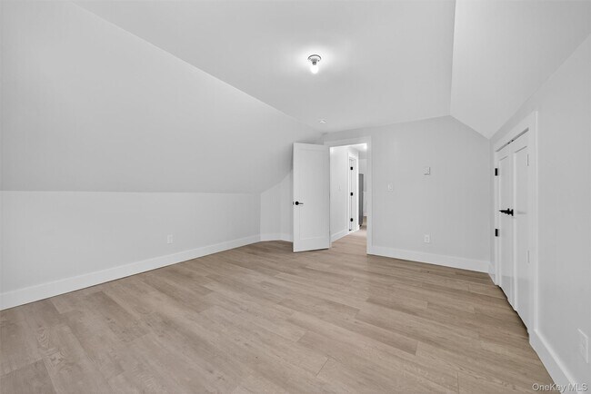 Building Photo - 12 N Church St