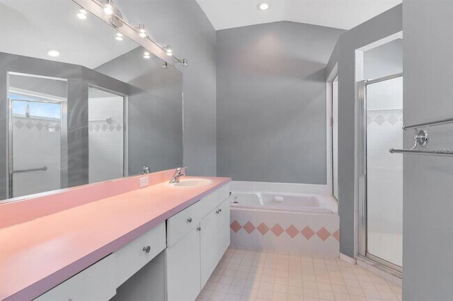 Building Photo - 314 Fountainview Cir