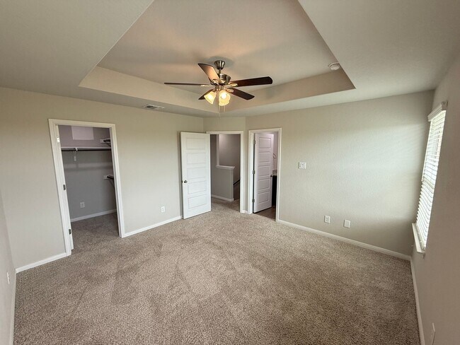 Building Photo - 3bd/2.5ba Two-Story Duplex in Prime Location