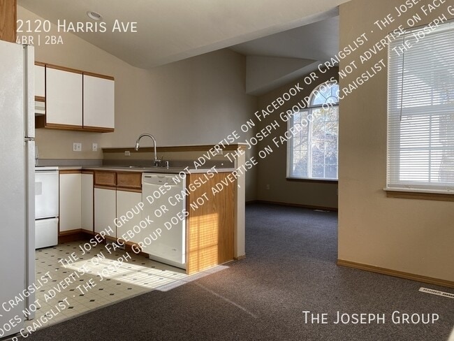 Building Photo - 2120 Harris Ave