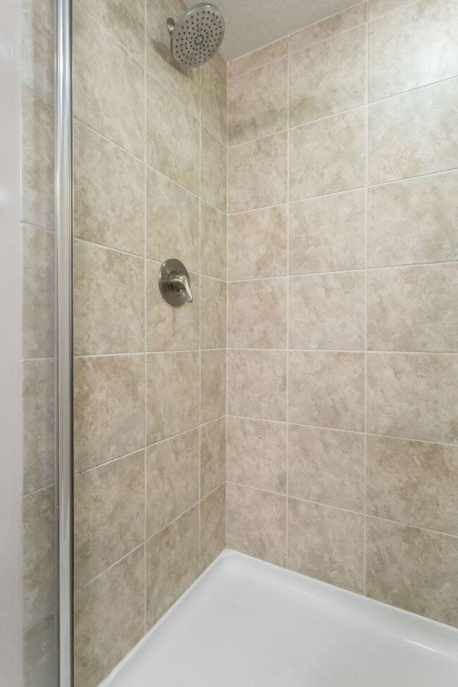 Building Photo - 3611 High Ridge Rd